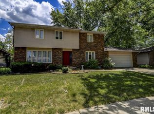 138 White Pine Dr, Springfield, IL 62712