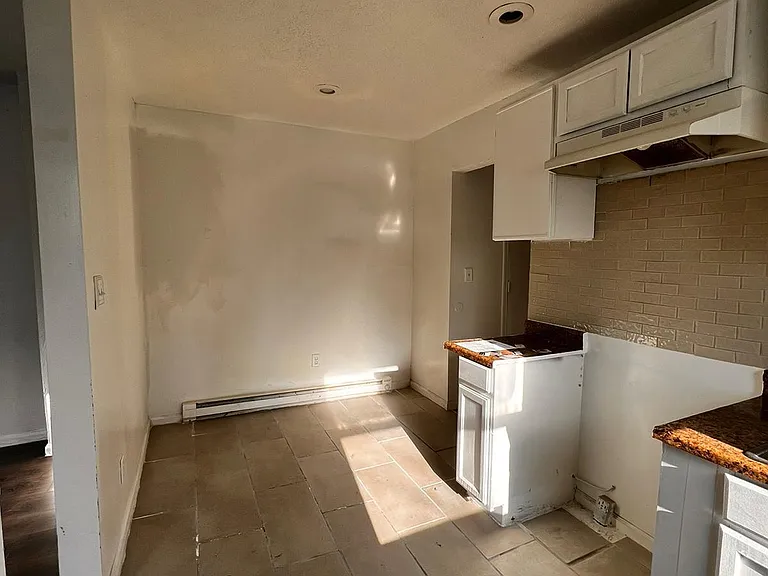 855 Steffen Ave #3 — Photo 4