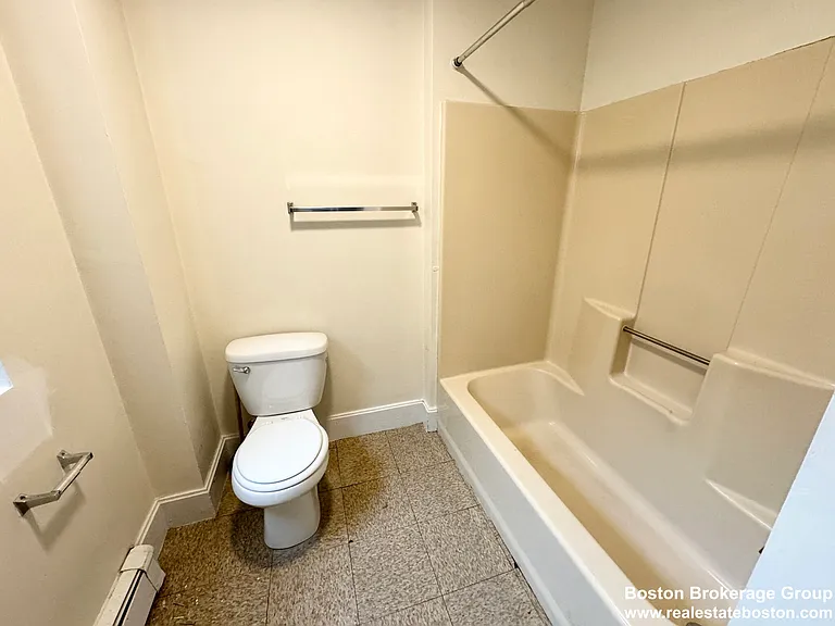 9 Ruggles St — Photo 40