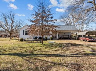 102 Sutton Ave, Waverly, TN 37185