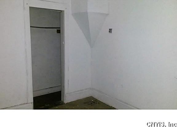 4th image of 133 Maurice Ave