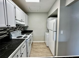 Lago Grande, Hialeah, FL 33016