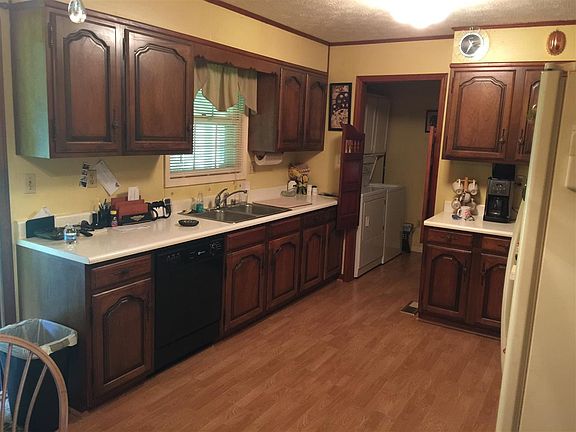 5th image of 418 Kelly Dr