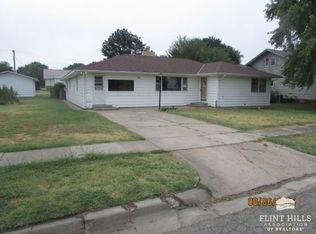 706 Columbia St, La Crosse, KS 67548