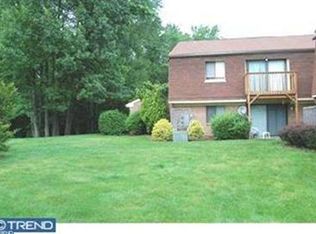 207 Meadow Woods Ln, Lawrence Township, NJ 08648