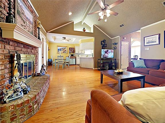 5th image of 1617 Willow Park Dr