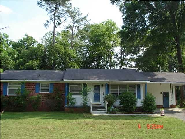 1st image of 23 Elaine Cir