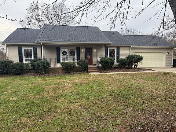 2nd image of 3214 Penny Ln
