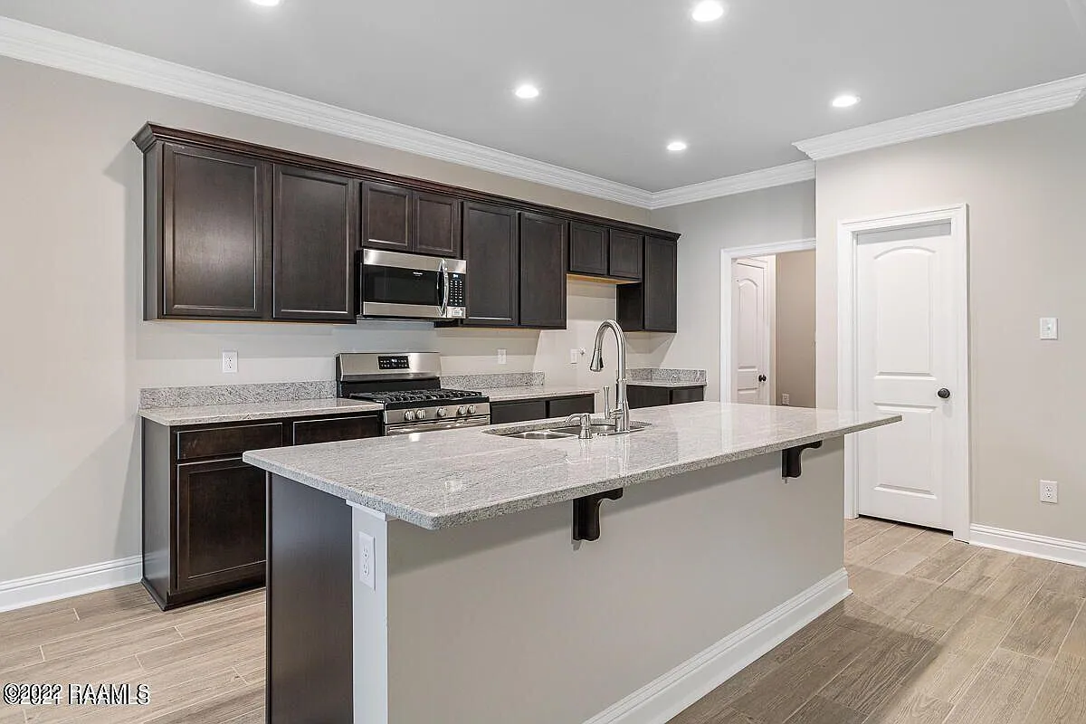 3 bed, 1735 sqft, $2,000 — Photo 3