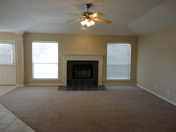 4th image of 26111 Upton Crk