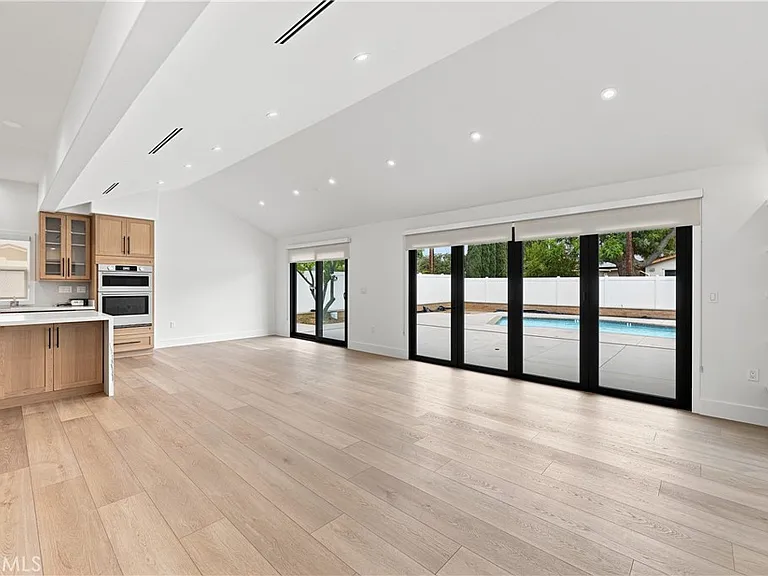 17511 Leafwood Ln — Photo 18
