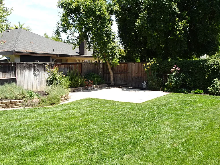 878 E Catalina Cir — Photo 25