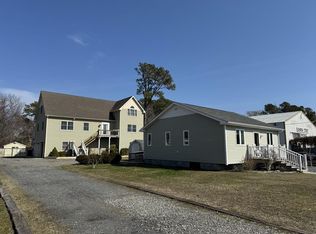 6483/7 Church St, Chincoteague Island, VA 23336