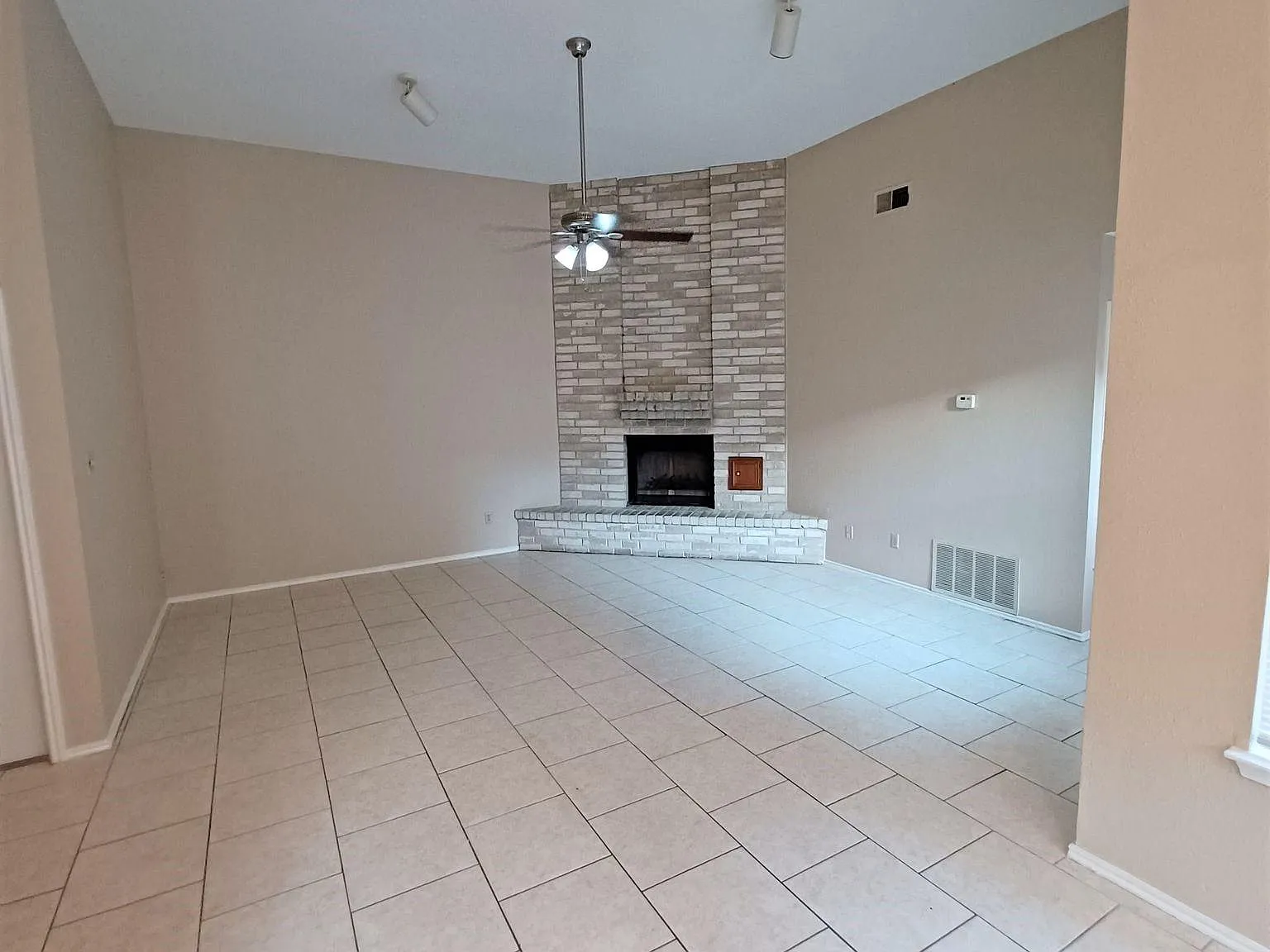 4326 Katrina Ln — Photo 3