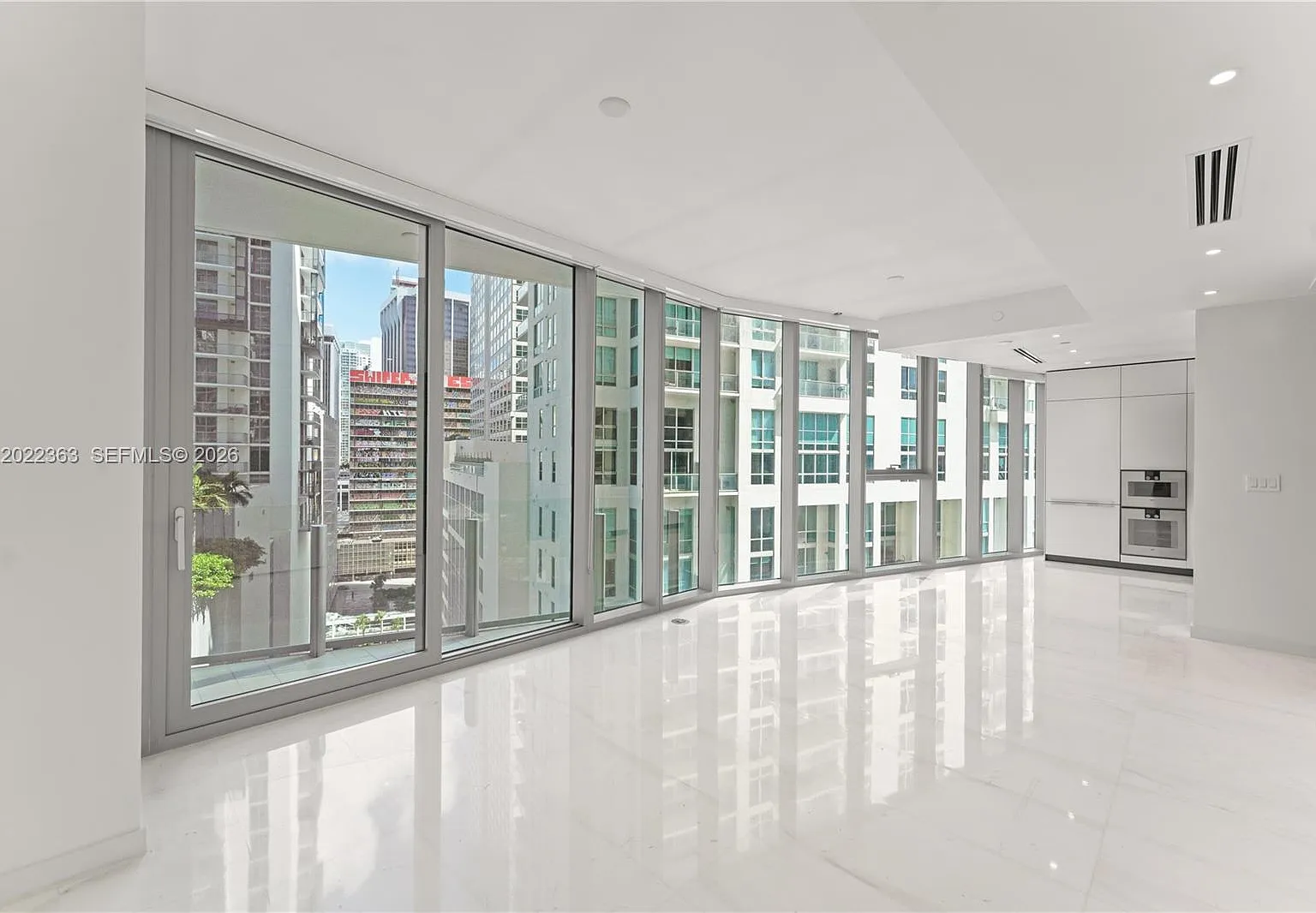 Aston Martin Residences — Photo 1