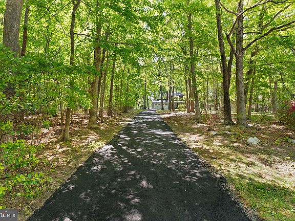 4th image of 5876 Anthony Dr