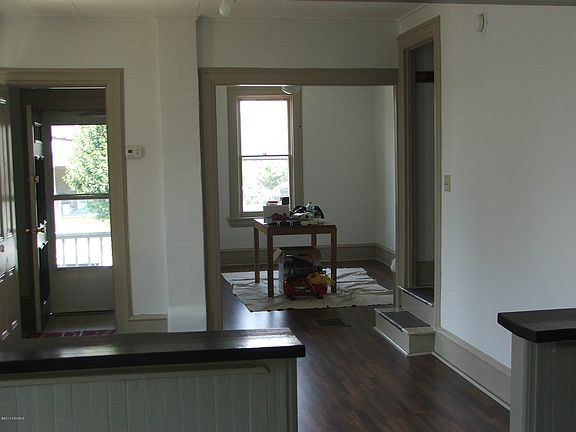 3rd image of 808-810 Cherry St