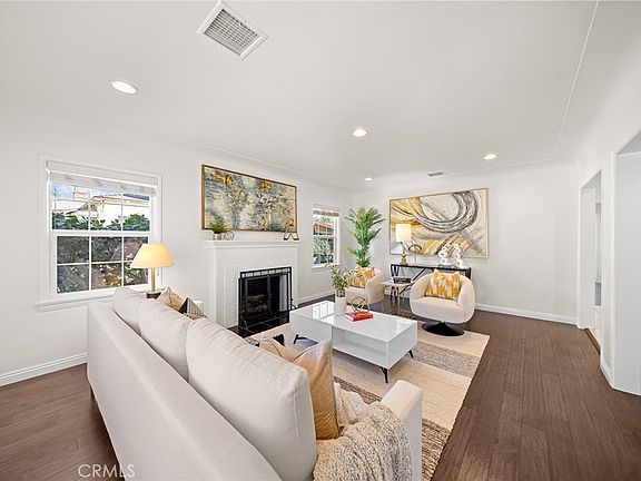 3rd image of 822 Bilton Way