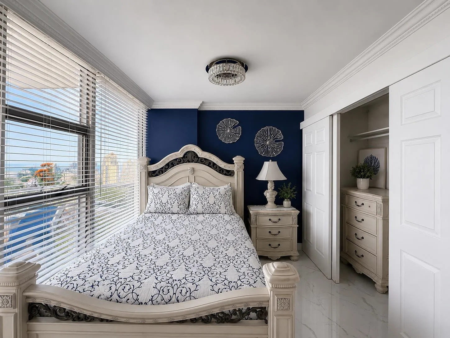 1 bed, 1.0 bath, 700 sqft, $4,350 — Photo 2