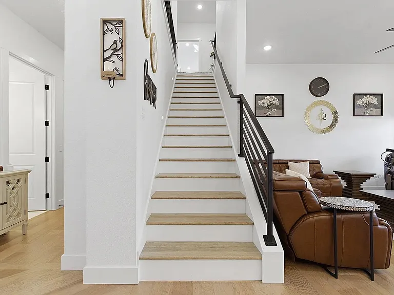 703 S Hickory Dr — Photo 26