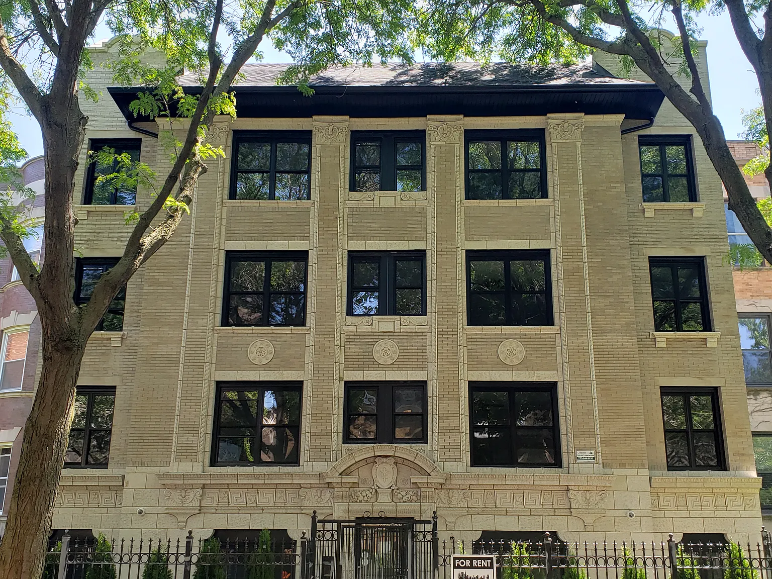 4069 N. Kenmore Avenue — Photo 1