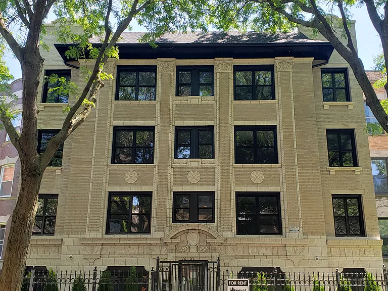 4069 N. Kenmore Avenue — Photo 1