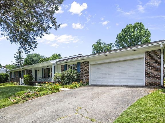 2nd image of 8000 Corteland Dr