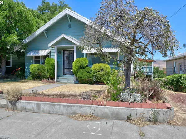 1315 E 9th St, The Dalles, OR 97058