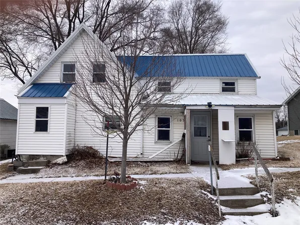 105 Turner St, Watkins, IA 52354