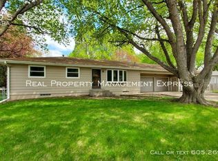 3400 S Greenwood Ave, Sioux Falls, SD 57106