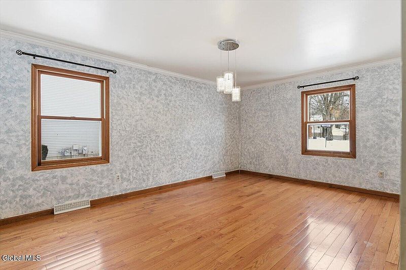 4th image of 36 Dunwoodie Road