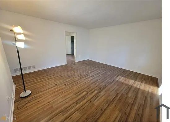 6315 Connell Rd — Photo 3