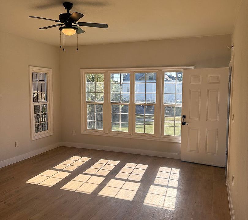 1st image of 1607 W 49th St #512
