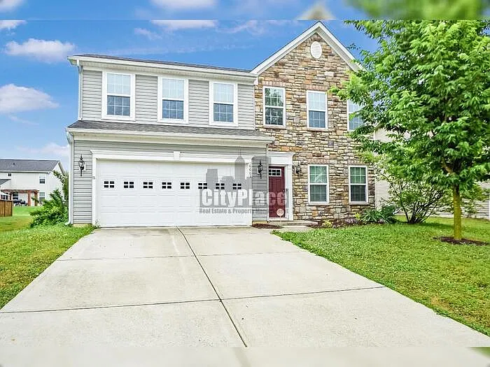 4 bed, 2.5 bath, 2504 sqft, $2,280 — Photo 2