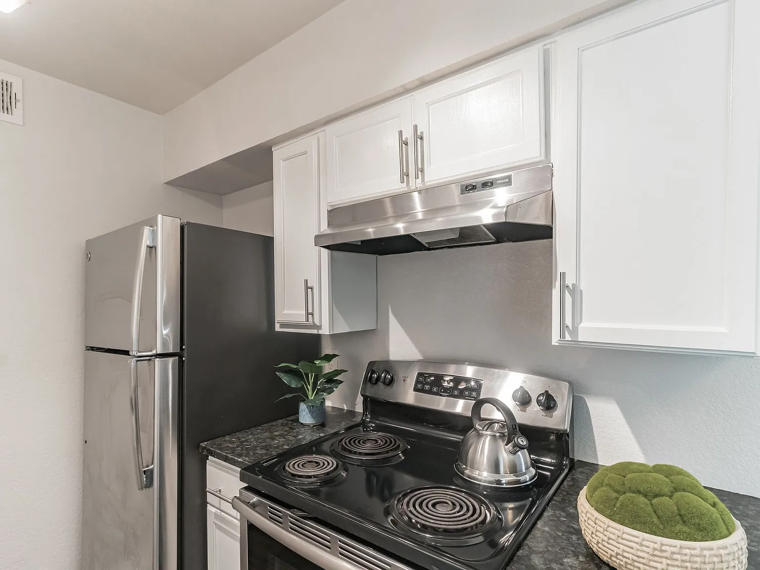 The Addison Apartments — Photo 2