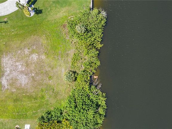 3rd image of 2549 SW 39th St