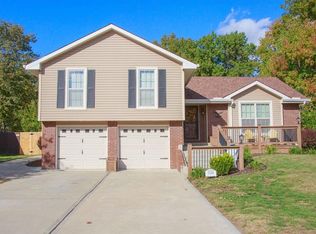 1320 Independence Ct, Leavenworth, KS 66048