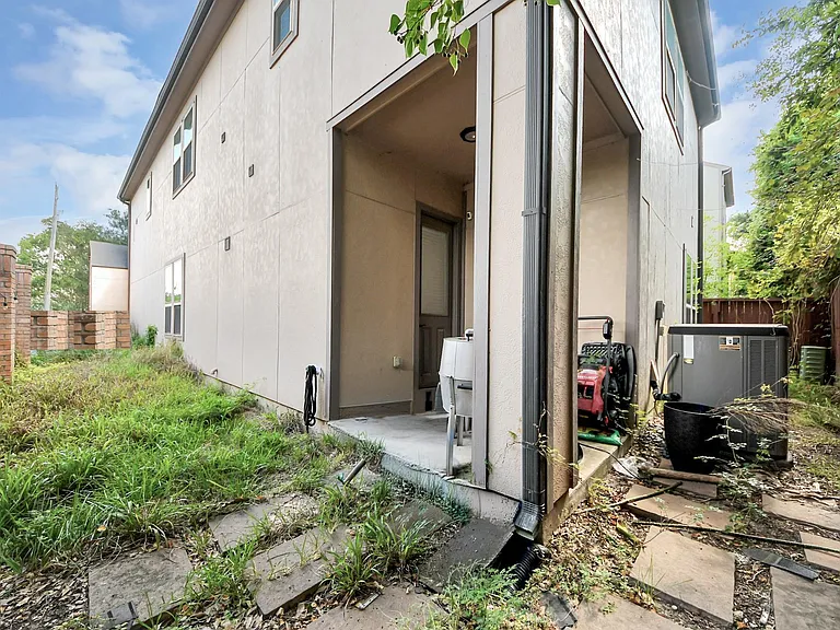 11045 Upland Forest Dr — Photo 31
