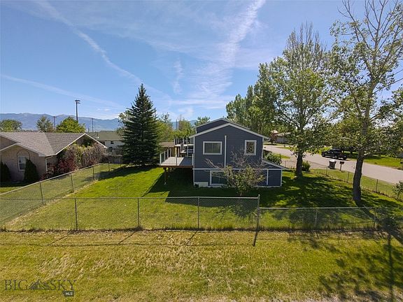 4th image of 703 Mayfair Dr