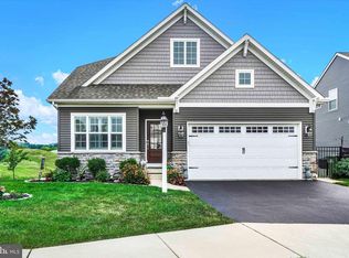 2701 Alperton Dr, York, PA 17402