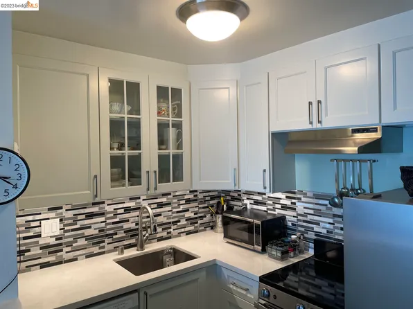 5 Admiral Dr #F414, Emeryville, CA 94608