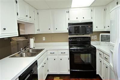 5th image of 1200 Heathshire Dr