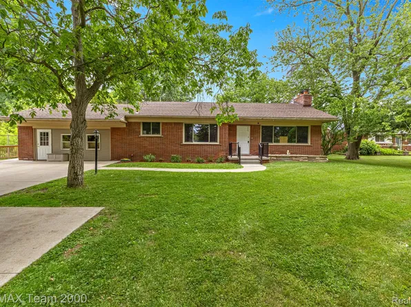 27055 Ann Arbor Trl, Dearborn Heights, MI 48127