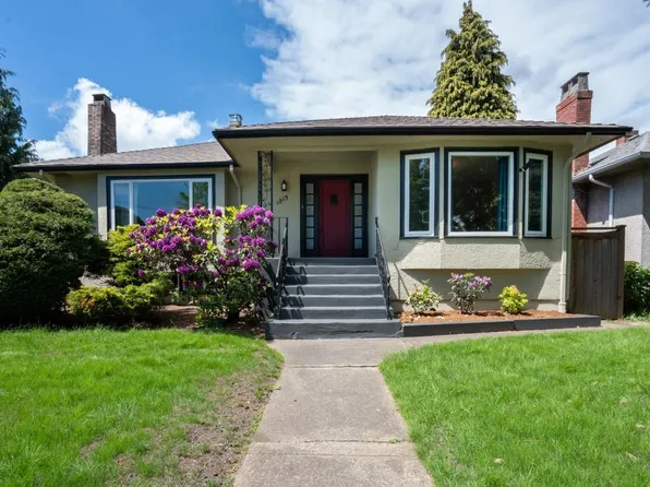 1219 London St, New Westminster, BC V3M 3C2
