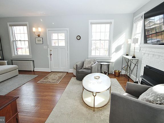 5th image of 2606 Terrett Ave