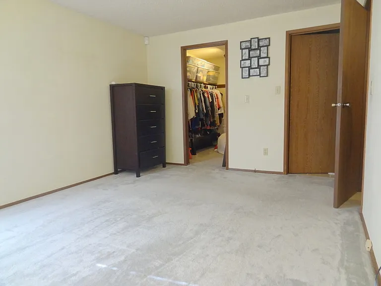 402 Lind Ave NW — Photo 10