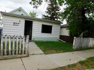 227 2nd AVENUE E, Assiniboia, SK S0H 0B0