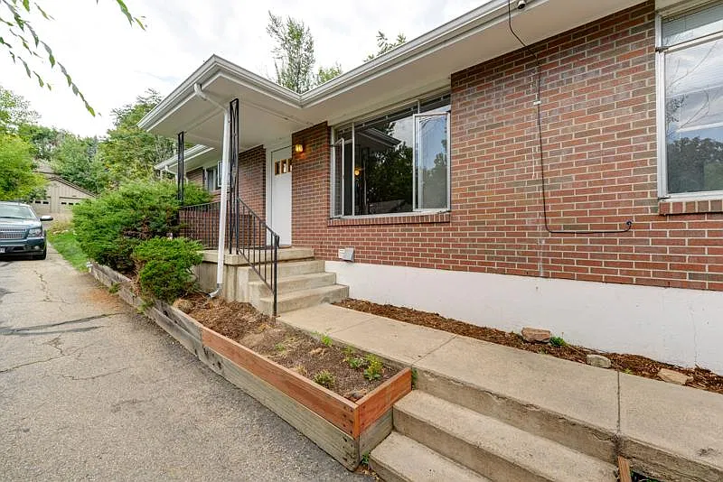 4 bed, 1550 sqft, $5,960 — Photo 3