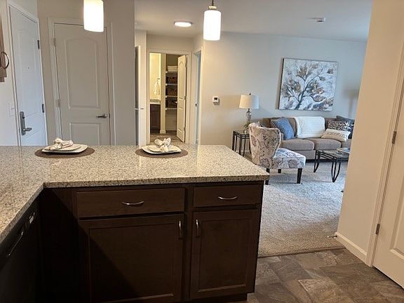 5th image of 12915 Parkside Dr #303