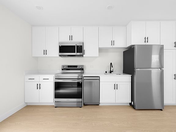 3rd image of 4661 Florida St #103